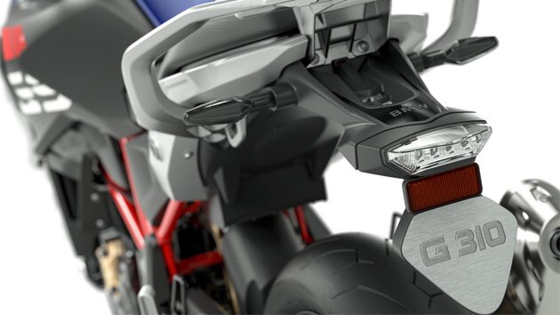 We see the number plate carrier of the G 310 GS.