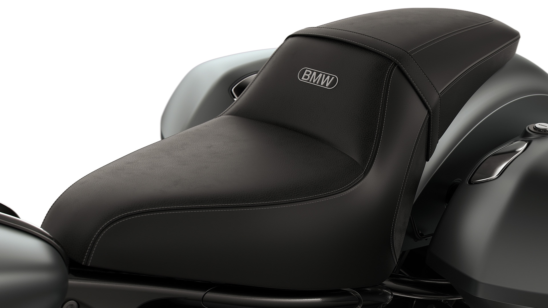Detailed image of the Dragster seat of the R 18 Roctane from BMW Motorrad