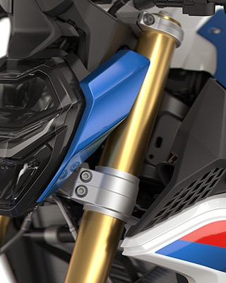 Headlight mask and trim of the F 900 R from BMW Motorrad