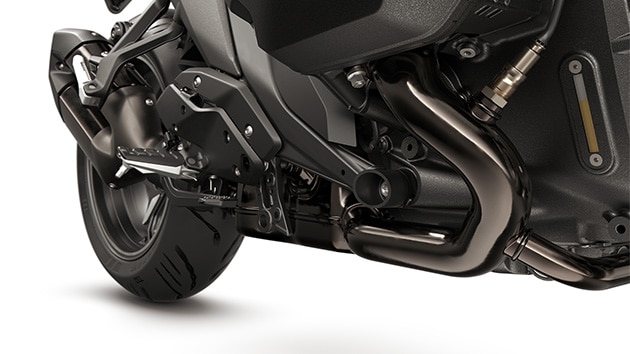 Exhaust system in dark chrome on the R 1300 R from BMW Motorrad