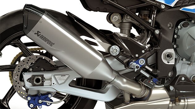 We see the full-titanium exhaust system of the M RR.