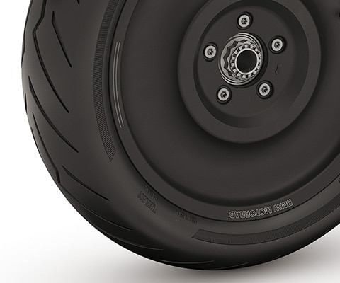 The disc wheel of the CE 04 from BMW Motorrad